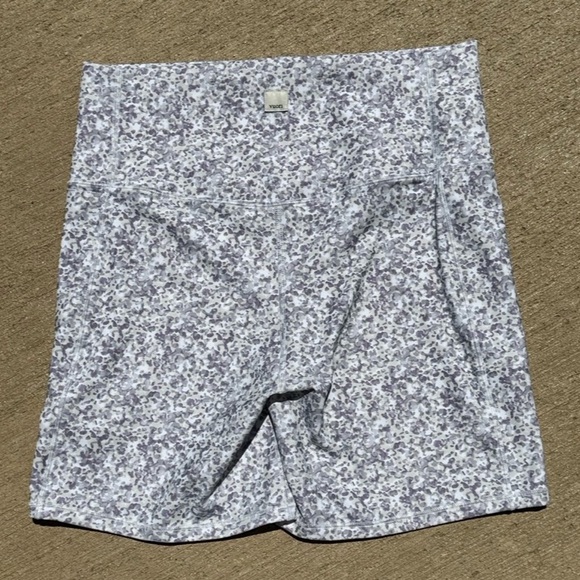 Vuori Studio Pocket Short in Light Micro Mini Camo Size Large - Picture 5 of 6
